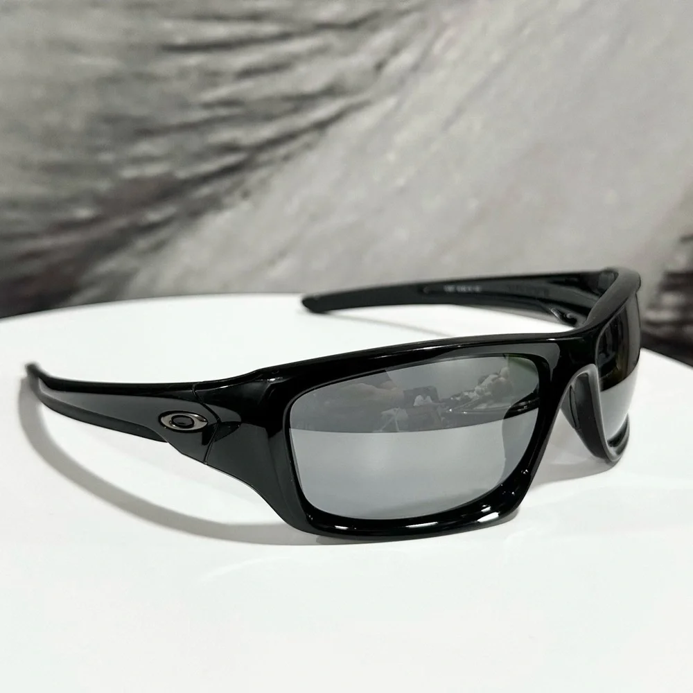 🕶️OAKLEY🕶️ Valve Black Sunglasses